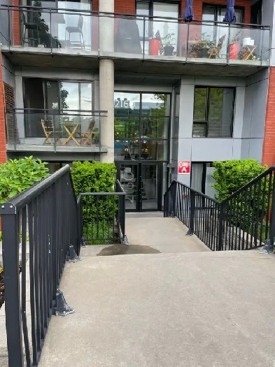 Lease transfer for a room in a 2-bedroom apartment Image# 3