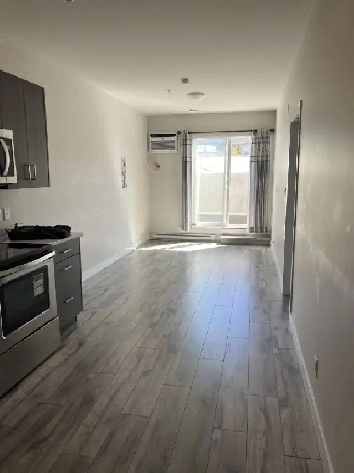 1 bedroom apartment in the Ashview Apartments. $1675 per month Image# 7