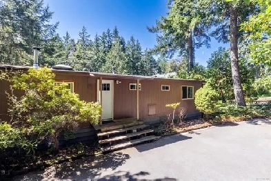 2,980 / 3br - 3 Beds 2 Baths House (Lantzville) Image# 21
