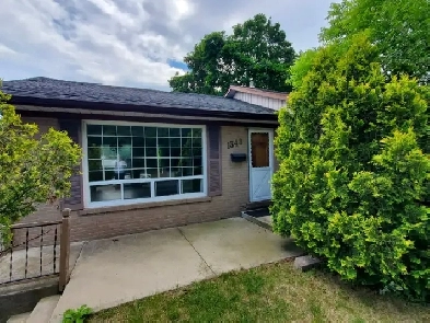 3Bedroom House for Rent In Oakville Image# 1