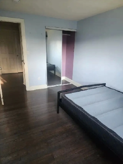 Room for rent Hamilton mountain Image# 1