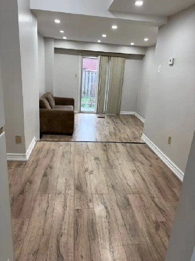 3 Bedroom Townhouse for Rent at Broadview Ave & Gerrard St East Image# 8