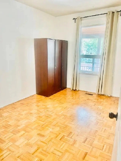 Room for Rent at Gerrard st E & Logan ave Image# 6