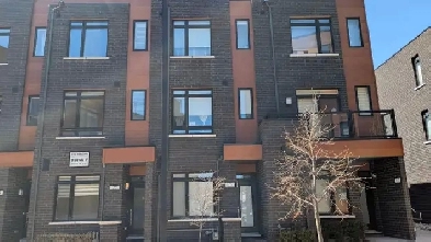 3 Bedrooms Townhome with garage in Richmond Hill. Image# 9