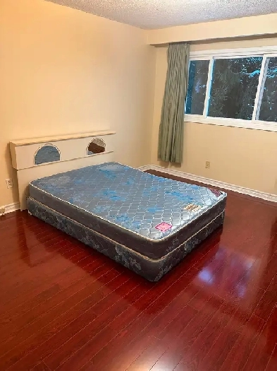 Quiet and clean upstairs master room available Image# 3
