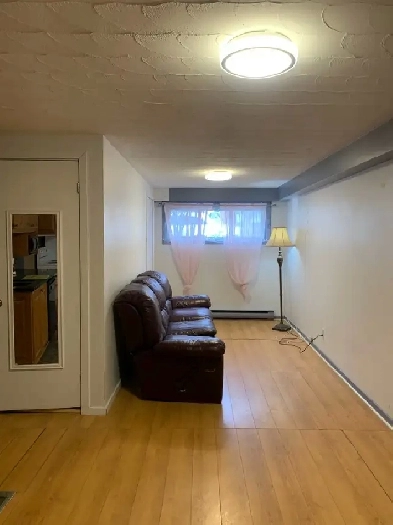 Très bel appartement 31/2 à louer Image# 2
