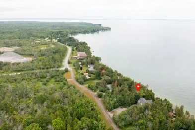 Waterfront Cottage on Georgina Island – Turnkey Getaway! Image# 10