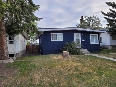 Large Basement Suite in SW , 6 minutes walk to Anderson C-train Image# 6