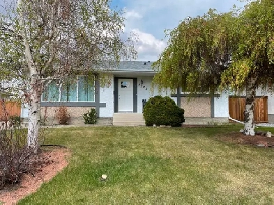 FULL house for rent in Beaumont AB Image# 10