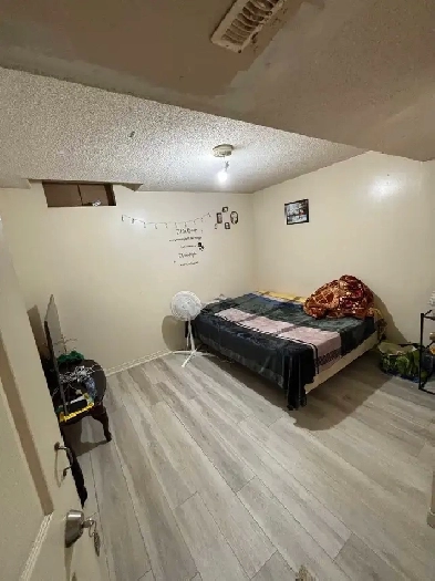 Room for Couples or Girls Image# 4