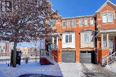 4 bed 4 bath townhouse - Yonge St. and Old Colony Rd. Image# 5