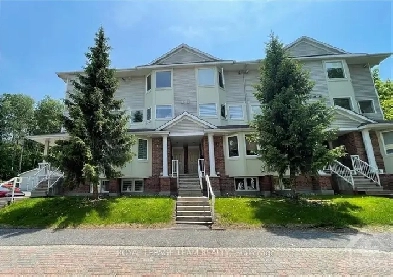 Beauty, Location and Value! 2 Bedroom Townhouse for Rent! Image# 4