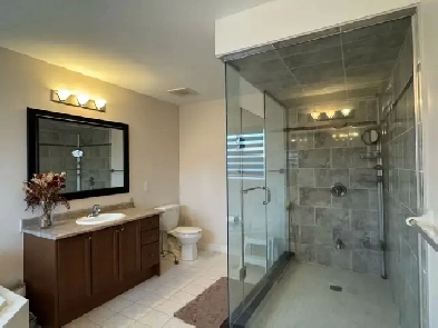 Luxury Master Suite Available Immediately – Perfect for Pro's Image# 1