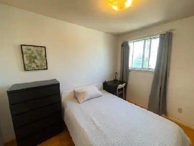 Furnished room @ Dufferin/St.Clair - ALL utilities wifi laundry Image# 10
