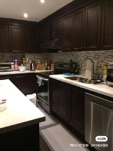 Cozy room in eastyork available from May 13th,single/couple Image# 1