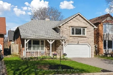 ⚡EXCEPTIONAL 3 BEDROOM BUNGALOFT WITH 2 CAR GARAGE! Image# 8