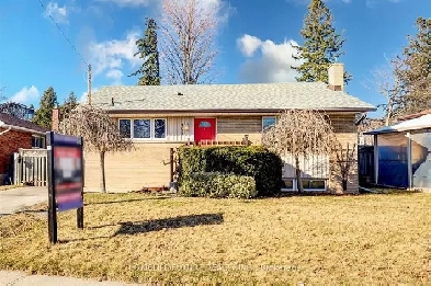 ⚡3 2 BR BUNGALOW PERFECT TO LIVE IN & RENT OUT THE OTHER! Image# 1