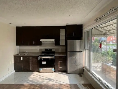 3-Bedroom, 2-Bathroom House for Rent Image# 1