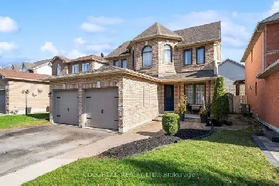 ⚡BEAUTIFULLY UPDATED 3 BEDROOM HOME W/DBL GAR ON A QUIET STREET! Image# 4