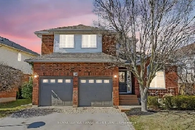 ⚡OUTSTANDING FAMILY HOME IN A PRIME NORTH OSHAWA WITH 2 CAR GAR! Image# 5