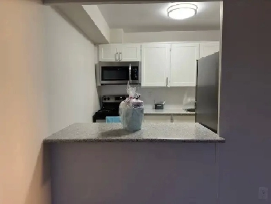 One Bedroom Apartment Available July 1st Image# 1