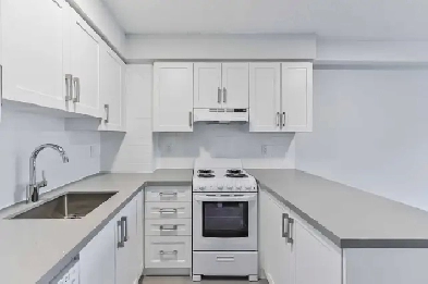 250 St. George - 1 Bedroom Apartment for Rent Image# 2