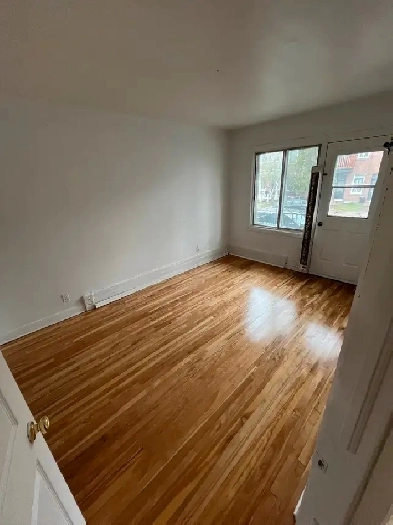 Grand 5 1/2 à louer dans un triplex 1500$ Image# 6