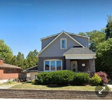 Hamilton mountain 2-bedroom 1 bath 2 parking patio backyard Image# 1