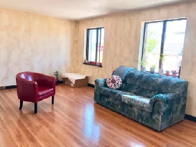 June 1st - Large 1 Bedroom Apartment Uptown Waterloo Image# 1