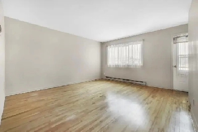 5 1/2 (2e étage Duplex, Libre dès maintenant) Image# 2