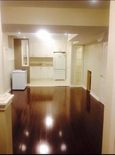 Basement apartment 1 bedroom plus Den Image# 3