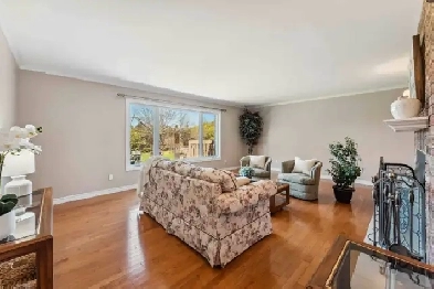 Greely Bungalow w Two-Wing Layout & Space for the Whole Family Image# 1