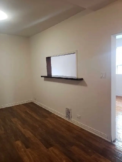 bright and spacious 2 bedroom in the junction area Image# 10
