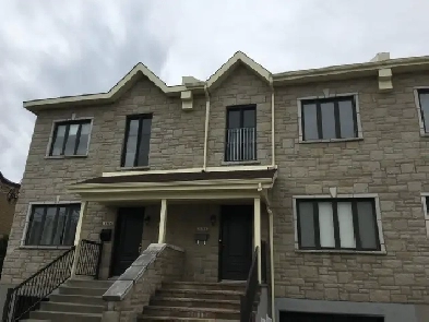 Waterfront townhouse for rent July 1st,2025 in Brossard Image# 7