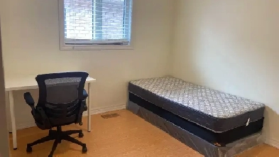 Private Room for Rent Mississauga near SquareOne Image# 1