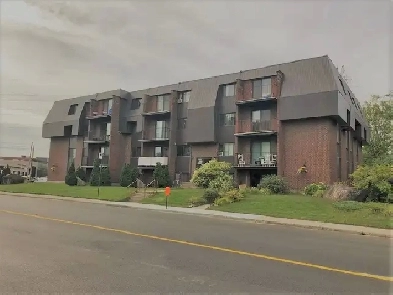 ST-JÉROME, GRAND 4 1/2 À LOUER 1325$ WIFI/RÉNOVÉ 1er mai Image# 3