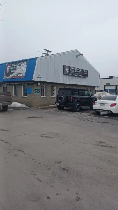 Repentigny, bureaux et espace industrielle Image# 5