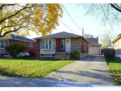 3-bedroom bungalow main floor for rent Image# 1