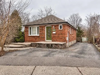Entire house for rent in Oakville Image# 5