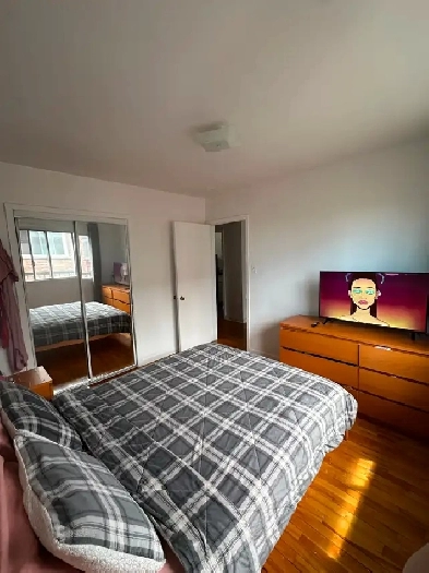 Métro Radisson, 3 1/2, chauffé, poêle et frigidaire Image# 1