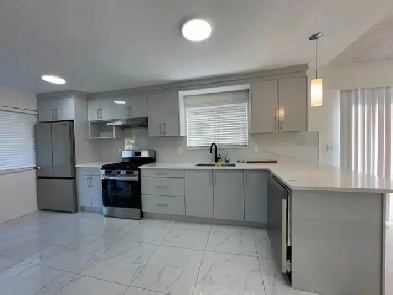 Fully renovated 3-bedroom and 2-bath house available for rent. Image# 4