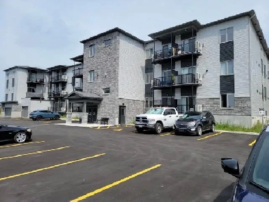 1 BED - 975 N Russell Image# 1