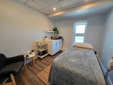 TURN-KEY MASSAGE THERAPY SPACE WITH 4 TREATMENT ROOMS Image# 9