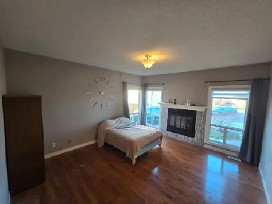 Very Large Main Floor Room for Rent – $700/month utilities incl. Image# 1