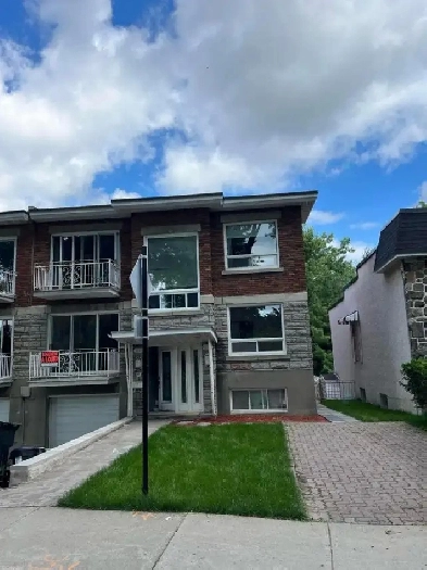 Grand 8 1/2 de 2200 pc Garage et cour privée Ahuntsic Image# 3