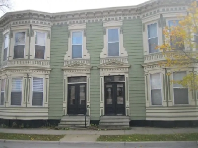 Uptown Two Bedroom Image# 10