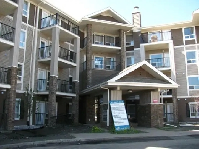 Beautiful 2 bedroom 2 bathroom in South Terwillegar Image# 4