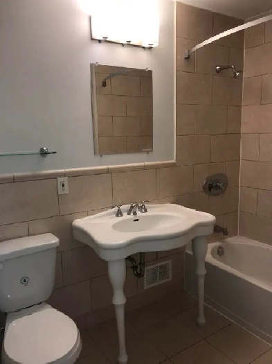 July 1st - One bedroom Apartment available Image# 10