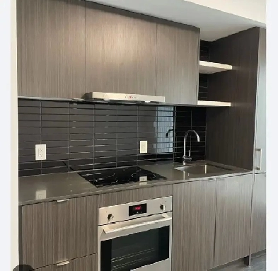 Sublet Available starting May 2025 - Harbour / York - Toronto Image# 5