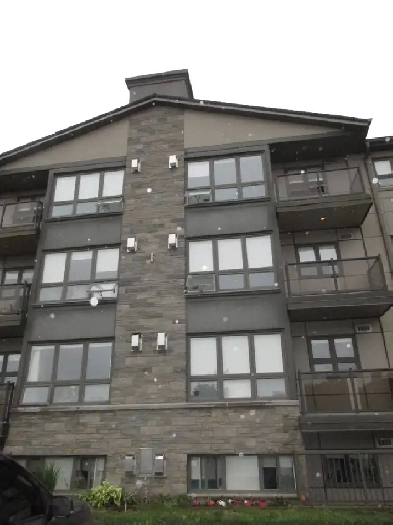 LUXURY HOMES UWO STUDENTS Image# 1